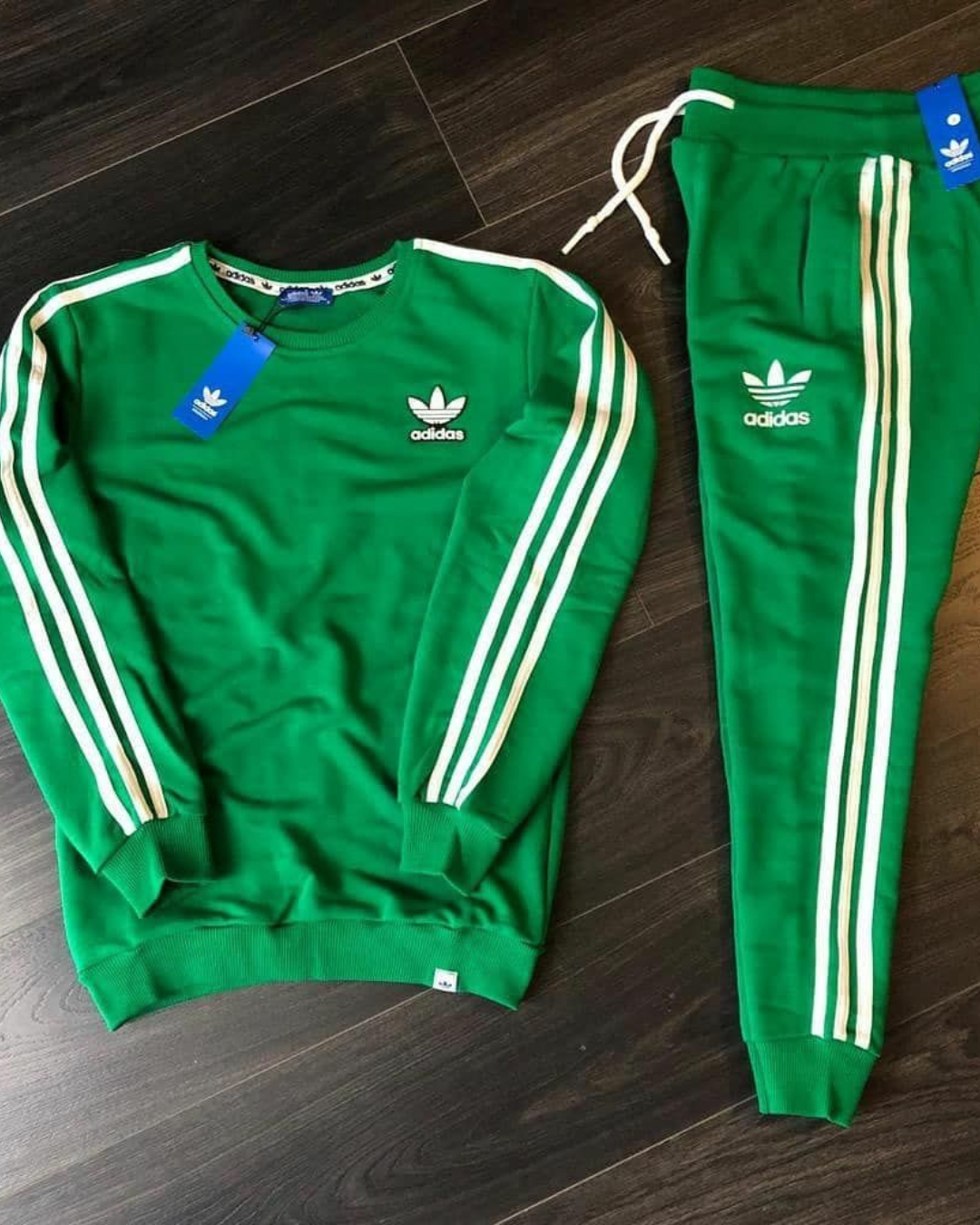 Conjunto Deportivo Adidas Hombre – Algodón Premium con Líneas Clásicas